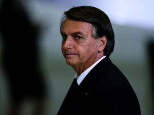 TCU determina que Bolsonaro não use e nem venda joias entregues por sauditas