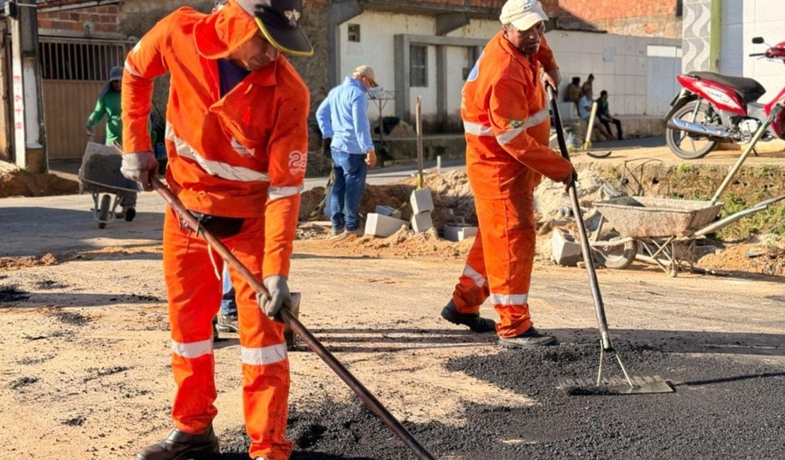 Prefeitura avança com obras de pavimentação e drenagem no Village Campestre 2