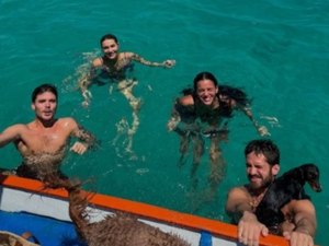 Sasha Meneghel e Bruna Marquezine passam as férias em São Miguel dos Milagres