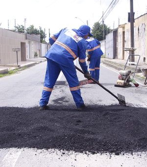 Prefeitura utiliza 90 toneladas de asfalto para operação tapa-buraco