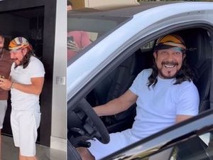 Bell Marques ganha carro de R$ 1,3 milhão dos filhos em aniversário de 71 anos