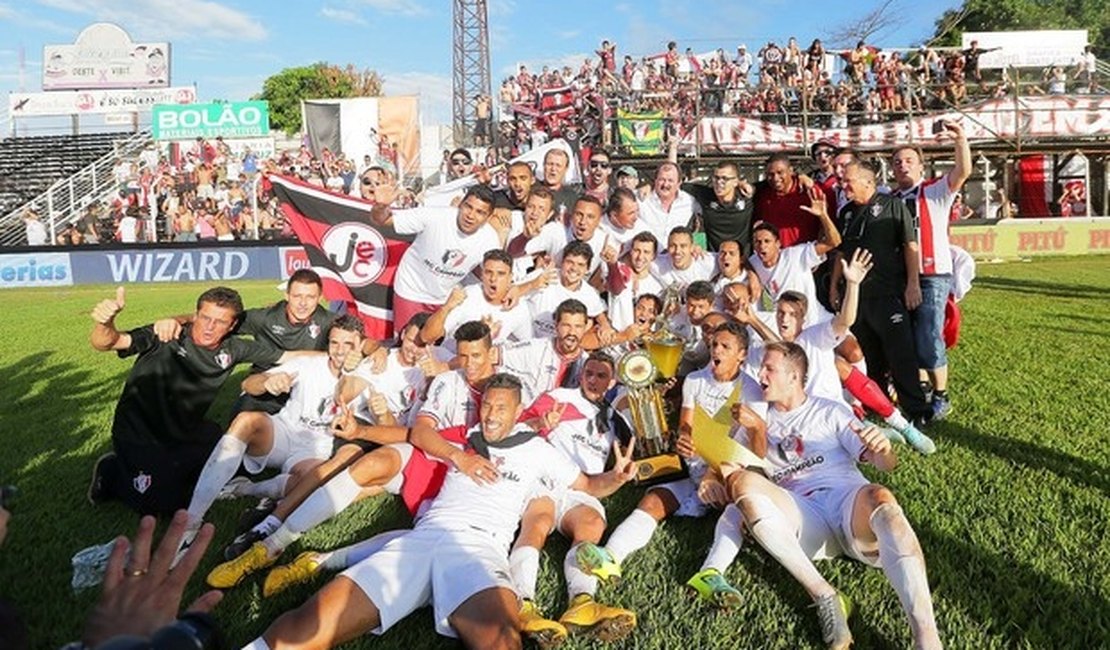 Oeste ganha, garante permanência e Joinville é campeão