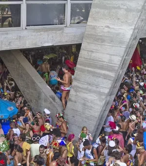 Boi Tolo, ícone do Carnaval de rua do RJ, ganha destaque internacional