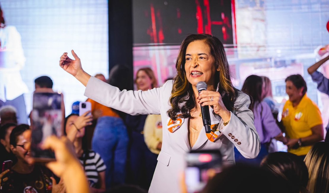 Dra. Eudócia sobe o tom contra Renan Calheiros durante ato de apoio a Marina JHC