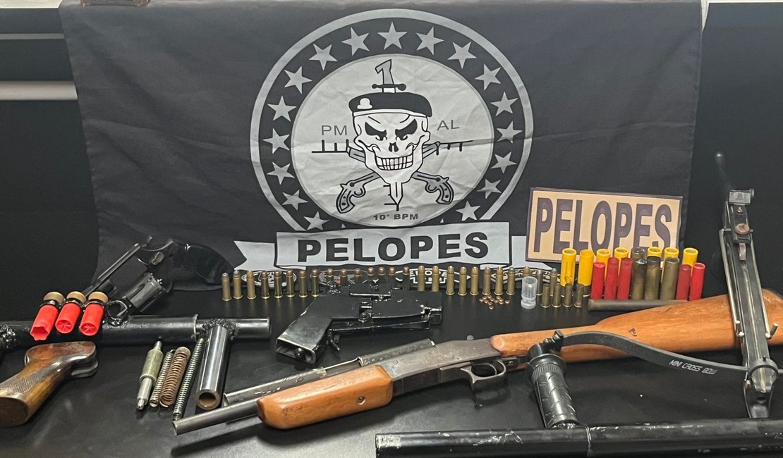 Polícia prende dupla com arsenal de armas em Palmeira dos Índios