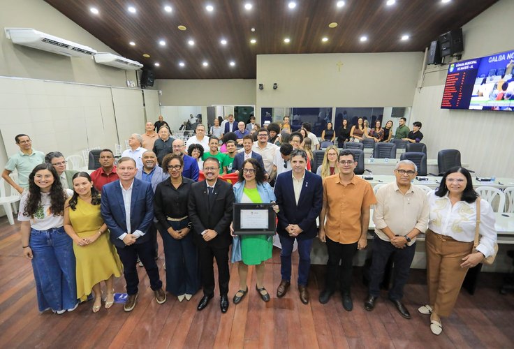Ministra de Lula recebe título de cidadã maceioense, proposto por vereador do PCdoB