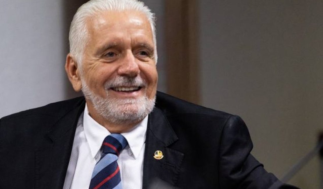 Imóvel de luxo, ingressos para show e viagens: entenda por que Jaques Wagner é alvo da PF