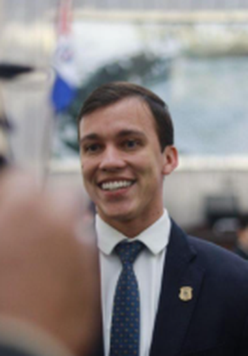 Deputado Delegado Leonam cobra captura de acusado de estupro e agressão em Coité do Nóia