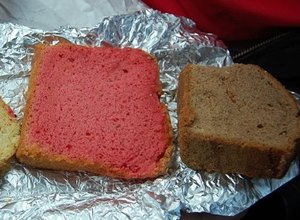 Aluno é expulso após fazer bolo de maconha na aula