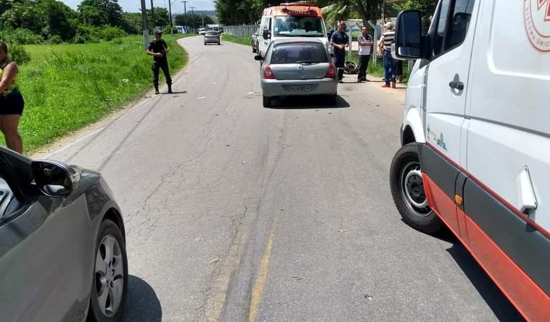 Condutor perde controle de veículo e colide em motocicleta na AL 401 em Santa Luzia do Norte