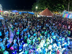 Primeira edição do ‘Bloco da Gente’ faz história no Carnaval de Maragogi ao arrastar 10 mil foliões