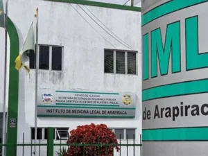 Homem é encontrado morto em calçada em Arapiraca; suspeita é de execução