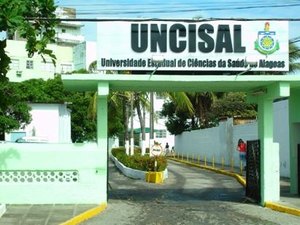 Uncisal oferta vagas de estágio nas áreas de farmácia e administração