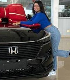 Ary Mirelle, grávida de filho com João Gomes, compra o primeiro carro dela e celebra: 'Feliz e grata'