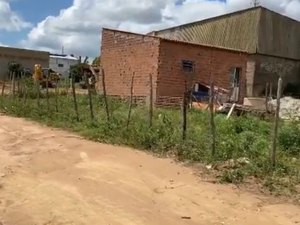 Moradores denunciam fechamento de acessos em loteamento irregular em Arapiraca