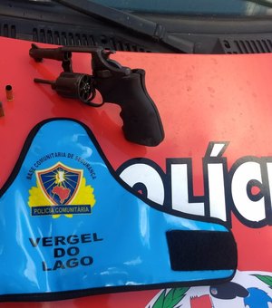 Dupla é presa acusada de cometer assaltos no bairro Vergel do Lago
