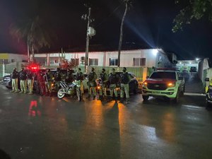 [Vídeo] PRF e PM prende foragido da Justiça e recupera veículos roubados