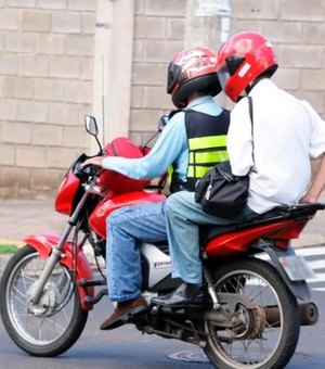 Mototaxistas e motofretistas economizam R$ 530 em taxas do Detran/AL em 2026
