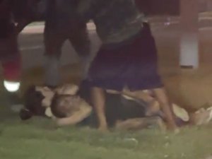 Suspeito de roubo é imobilizado e agredido por populares no Pontal da Barra