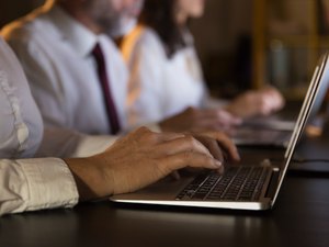 Entre a eficiência e o risco: como o uso indiscriminado de agentes de inteligência artificial pode ameaçar negócios e dados sensíveis