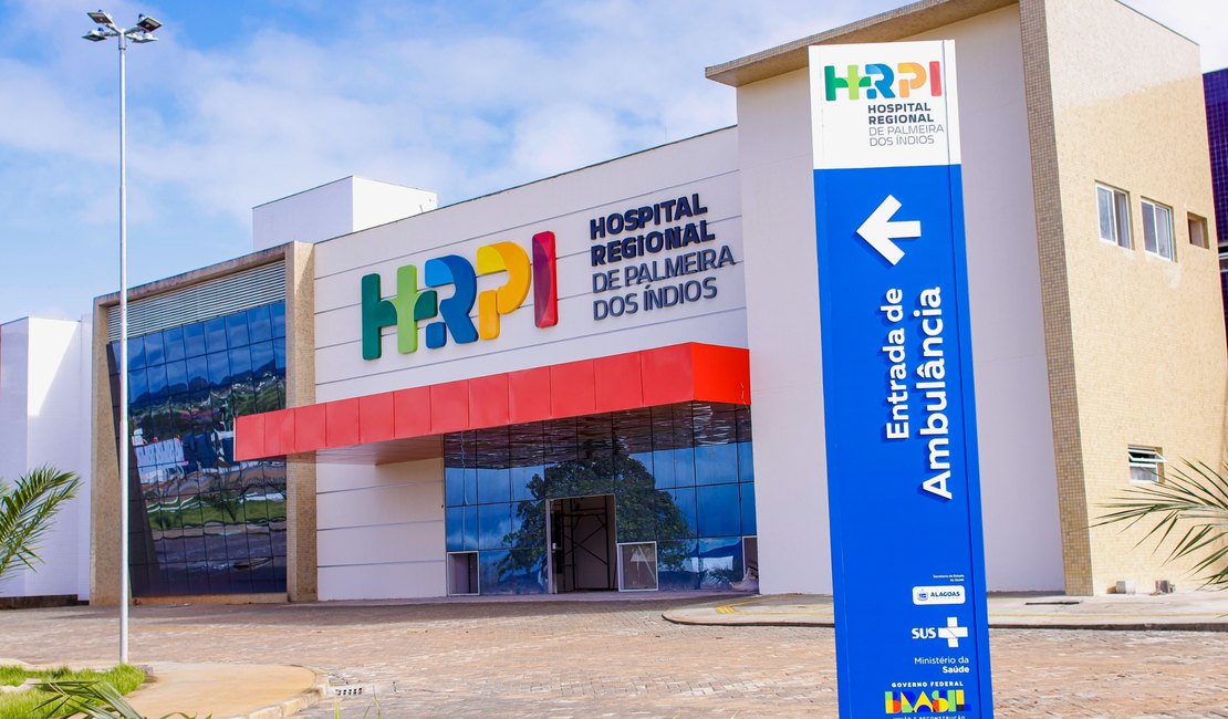 Prefeita Tia Júlia visita obras do novo Hospital Regional de Palmeira dos Índios