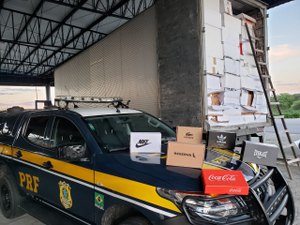 Polícia Rodoviária prende duas pessoas suspeitas de falsificar calçados