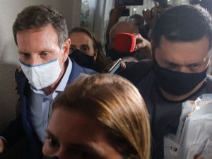 Justiça Eleitoral cassa mandato de Crivella e o torna inelegível