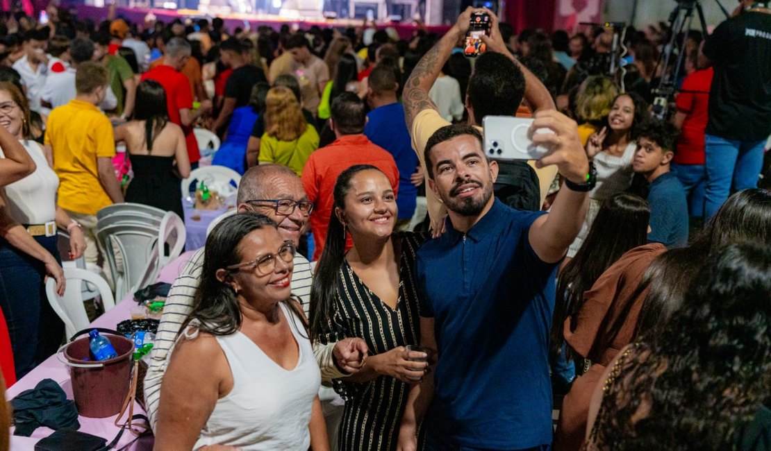 Multidão celebra o Dia das Mães em grande evento promovido pela Prefeitura de Girau do Ponciano