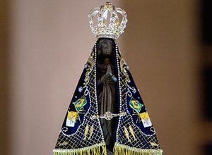 Fiéis celebram os 300 anos da aparição de Nossa Senhora Aparecida