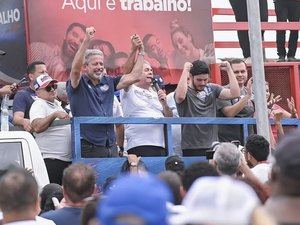 Caminhada de Arthur Lira reúne multidão em São Miguel dos Campos