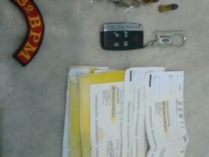 Após denúncia, jovem é preso com maconha, munições e folhas de cheque 