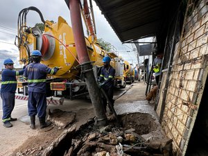 Prefeitura retira quase 400 toneladas de entulhos da rede de drenagem de Maceió