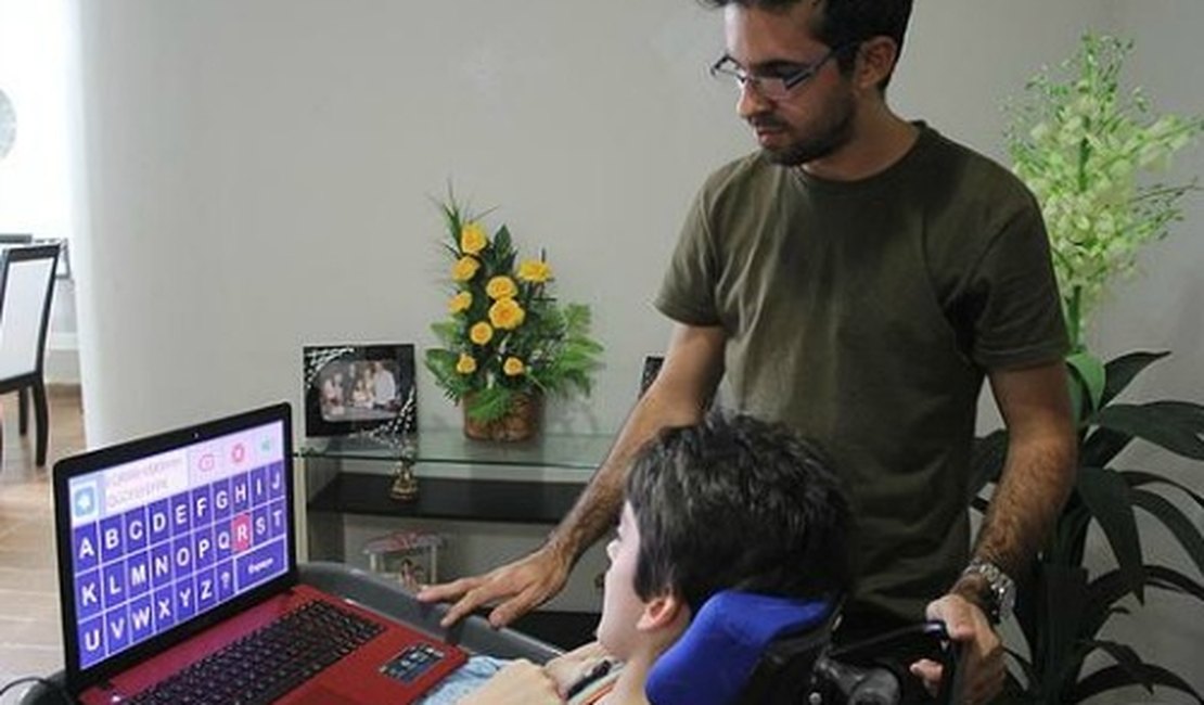 Arapiraquenses criam projeto para deficientes se comunicarem