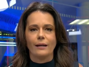 Jornalista se emociona ao comentar eleição deputada e fala sobre feminicídio