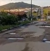 Moradores do bairro Massaranduba reclamam de buracos na Av. Pedro Tertuliano, em Arapiraca
