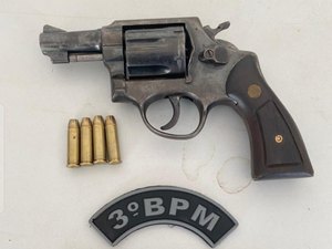 Homem é preso com revólver e munições no Brisa do Largo, em Arapiraca