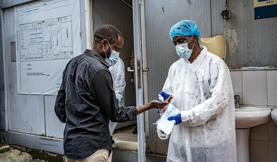 Surto de ebola pode ser um dos maiores da história, apontam cientistas