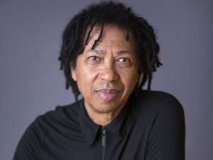 Djavan vence o prêmio Grammy Latino na categoria 'melhor canção em português'