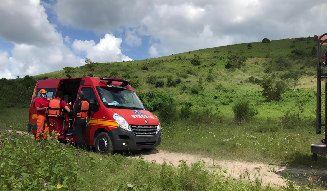 Bombeiros atendem feridos em colisão entre motos em Maragogi