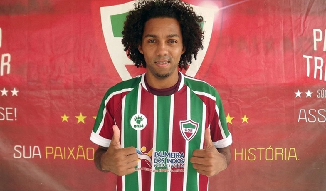CSE apresenta atacante Zé Paulo e volante Jeferson Piauí