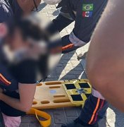 Mulher é atropelada por carro perto do Marco dos Corais, na orla de Maceió