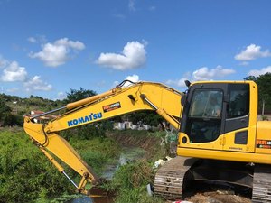 Prefeitura de Penedo realiza mutirão de limpeza nos canais da Lagoa do Oiteiro