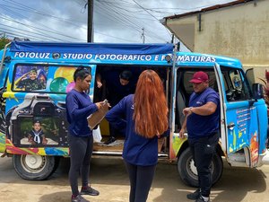 Trabalhadores de estúdio móvel de fotografia sofrem com boatos em Maragogi