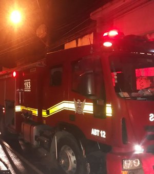 Princípio de incêndio atinge lanchonete no bairro São Jorge, em Maceió