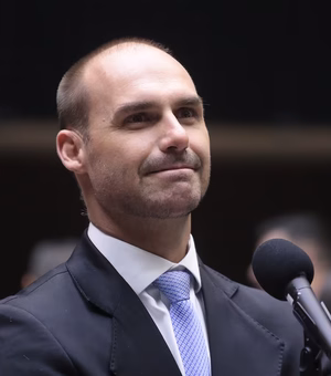Eduardo Bolsonaro responsabiliza Moraes e PF por assalto a familiares no RJ