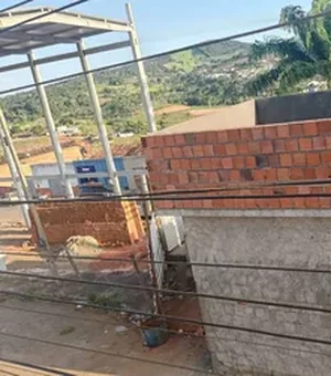 Moradores e fiéis católicos contestam construção de quiosque em frente à Igreja no centro de Coité do Nóia