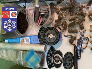 Grande quantidade de drogas é apreendida e jovem é preso após denúncia em Arapiraca