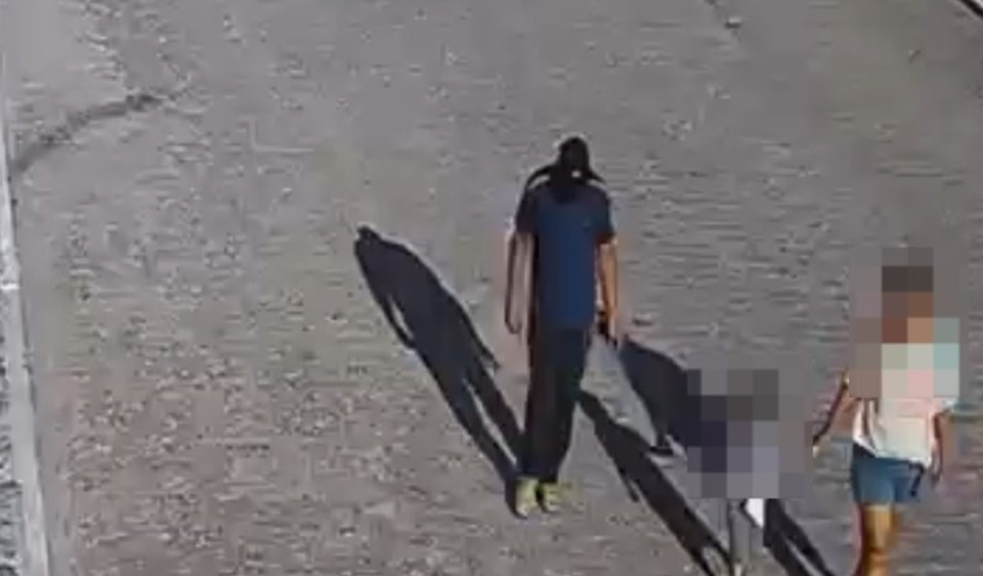 Câmeras de segurança flagram suspeito de assassinar gari em Teotônio Vilela