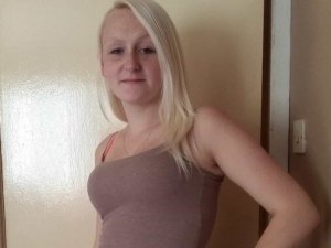 Mãe é acusada de matar as filhas por serem um 'peso' para sua carreira sexual