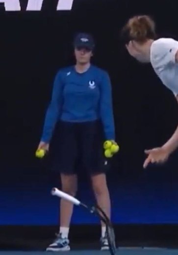 Número 3 do mundo, Zverev quebra raquete em derrota na United Cup